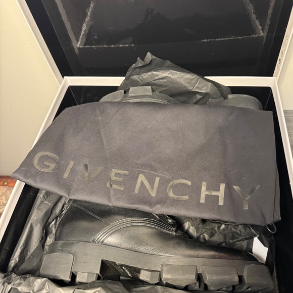 Givenchy leather ankle boots - Picture 9 of 10